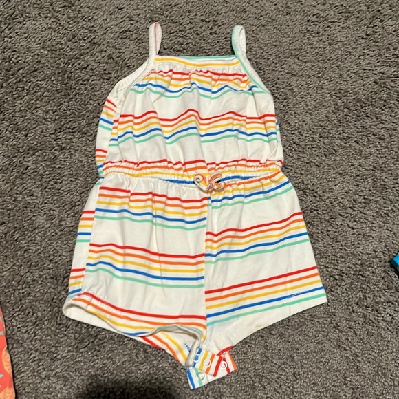 Old Navy Rompers and swimsuit bundle - Picture 4 of 7